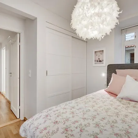 Roomsly - Modern Duplex, 5 Min To Bryggen アパート ベルゲン