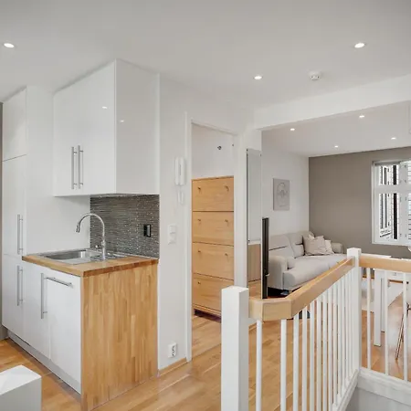 Roomsly - Modern Duplex, 5 Min To Bryggen * ベルゲン